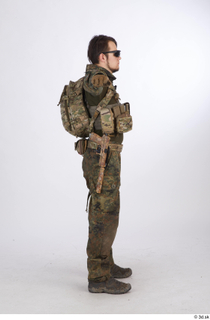  Photos Frankie Perry Army KSK Recon Germany standing whole body 0007.jpg